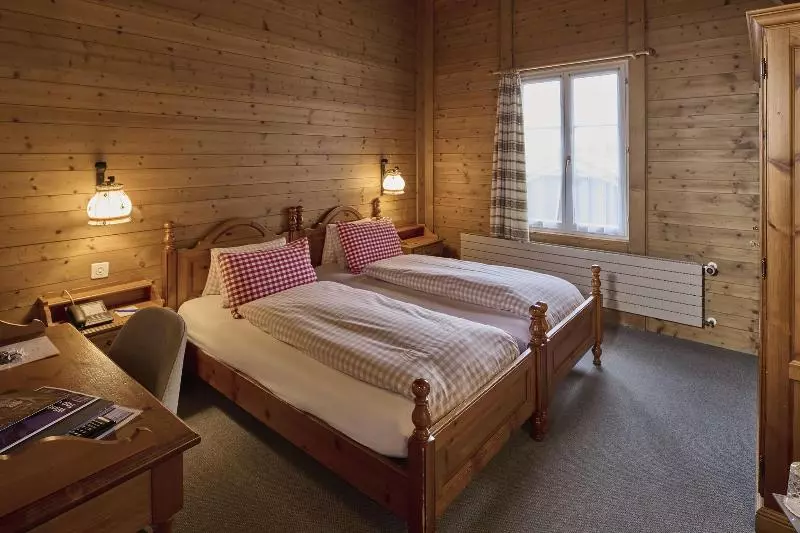 Standard Neljän Hengen Huone, Baeren Hotel, The Bear Inn