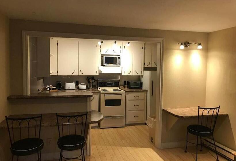 شقة غرفة واحدة, Coastal Inn Kingfisher