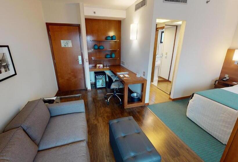 جناح سوبيريور, Estanplaza Berrini