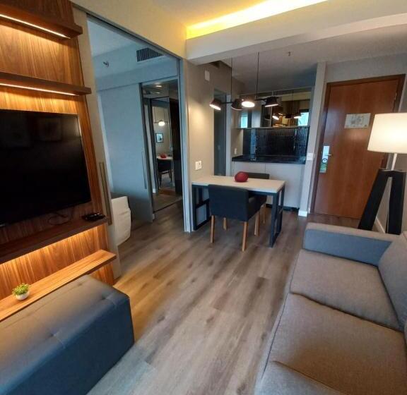 جناح سوبيريور, Estanplaza Berrini