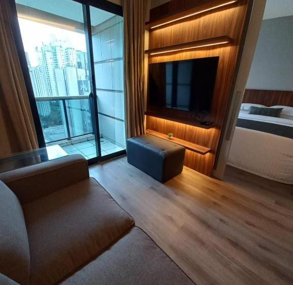 جناح سوبيريور, Estanplaza Berrini