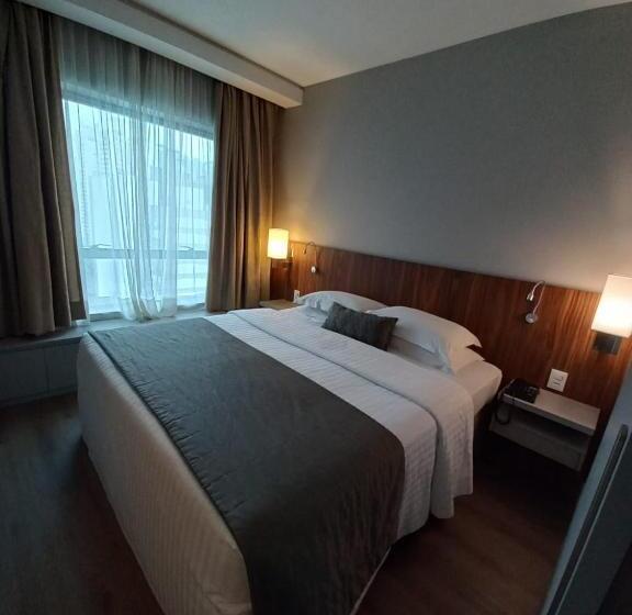 جناح سوبيريور, Estanplaza Berrini