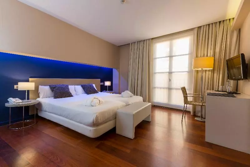 اتاق استاندارد, Gran Claustre Restaurant & Spa