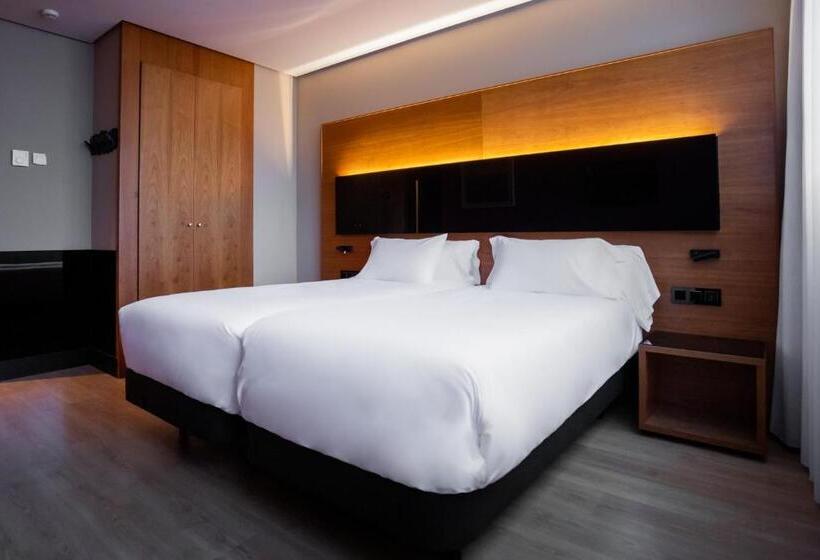 Номер Стандарт, Hq La Galeria