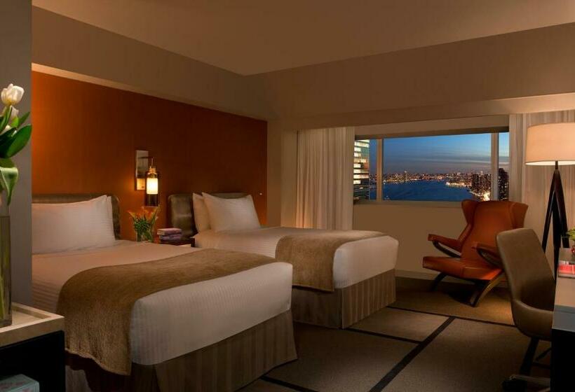 带2个双人床的标准工作室, Millennium Hilton New York One Un Plaza