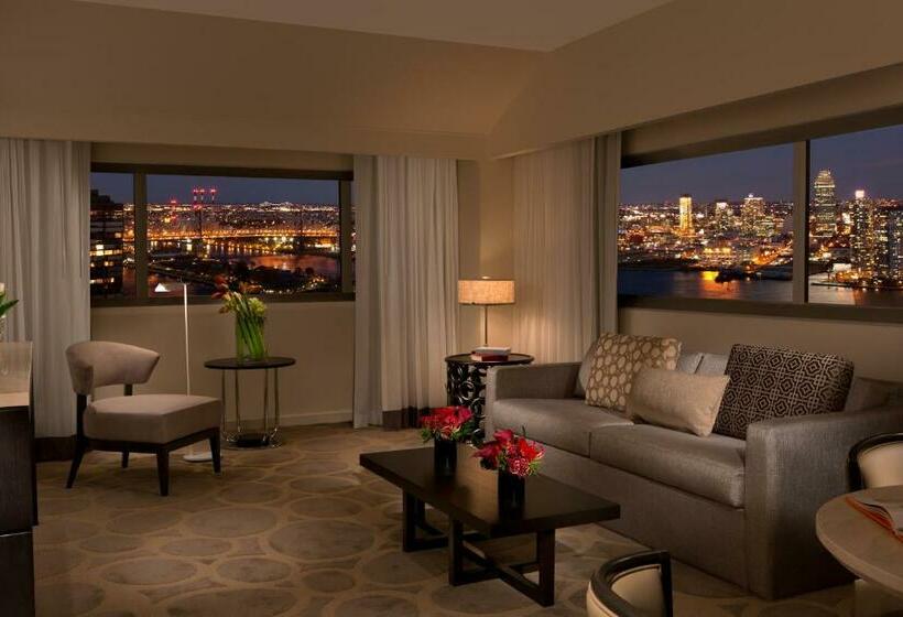 سوئیت با تخت بزرگ, Millennium Hilton New York One Un Plaza