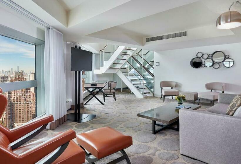 带大床的套房, Millennium Hilton New York One Un Plaza