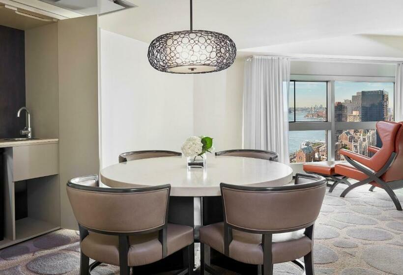 سوئیت با تخت بزرگ, Millennium Hilton New York One Un Plaza