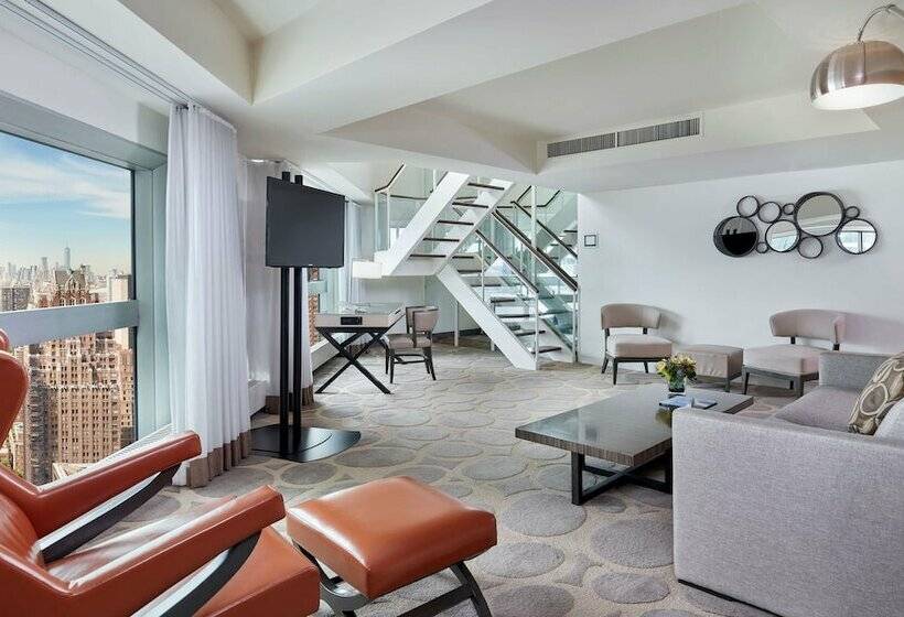 带大床的套房, Millennium Hilton New York One Un Plaza