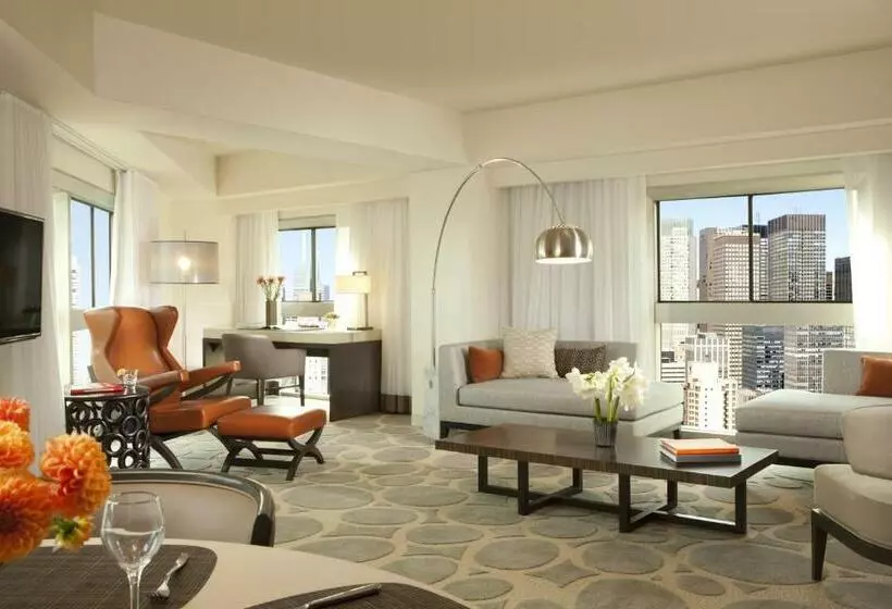 سوئیت 2 خوابه, Millennium Hilton New York One Un Plaza