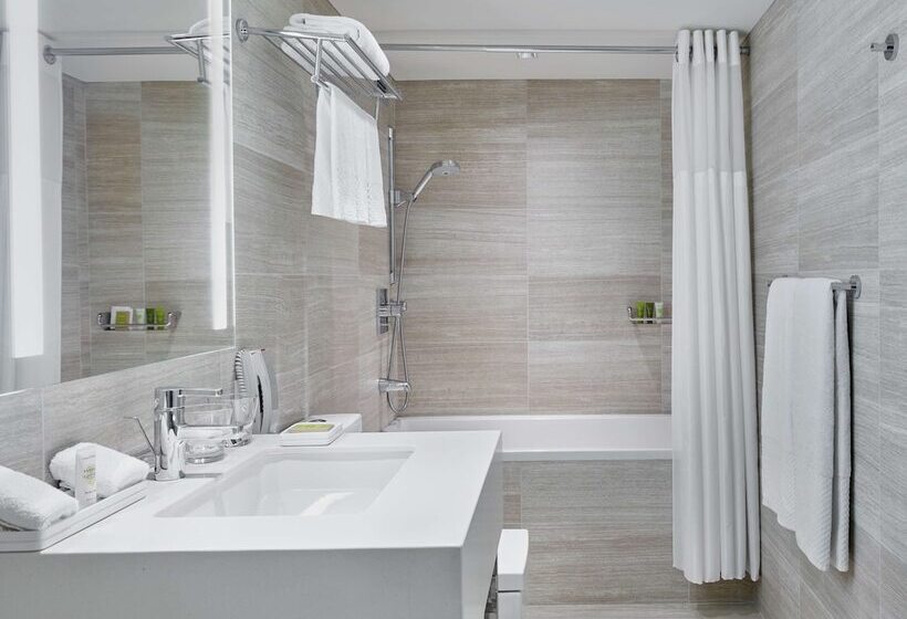 套房, Millennium Hilton New York One Un Plaza