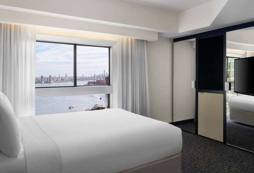 复式套房, Millennium Hilton New York One Un Plaza