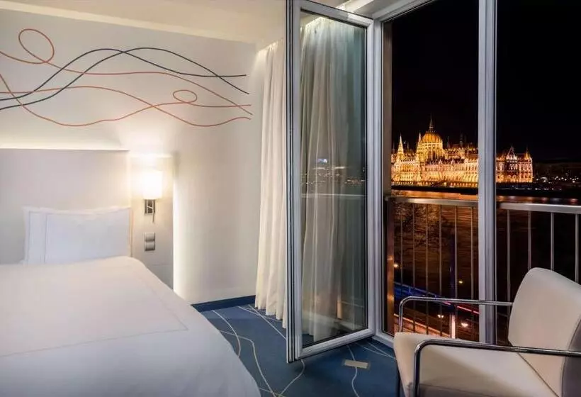 اتاق سوپریور با چشم‌انداز رودخانه, Park Plaza Budapest