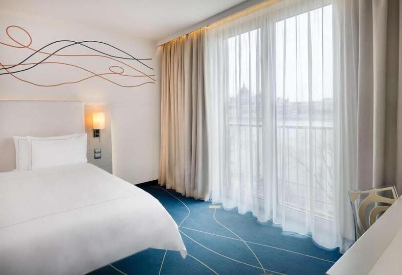 غرفة سوبيريور مطلّة علي النهر, Park Plaza Budapest
