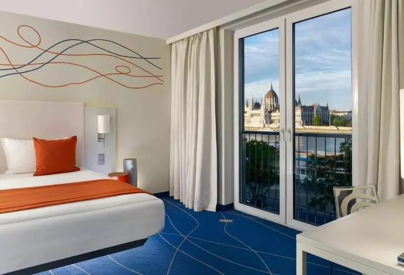 اتاق سوپریور با چشم‌انداز رودخانه, Park Plaza Budapest