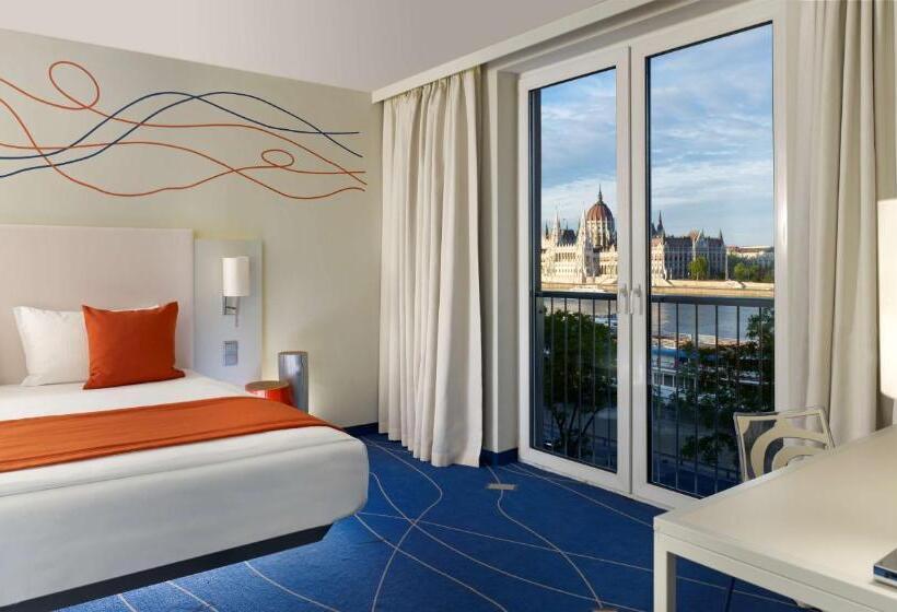 带河湖景观的套房, Park Plaza Budapest