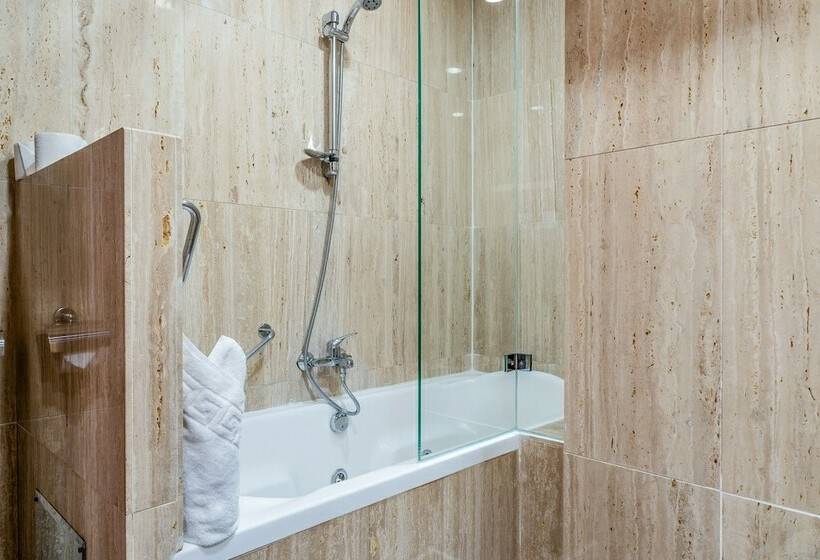 ジュニアスイート, Princesa Solar 4 Adults Recommended