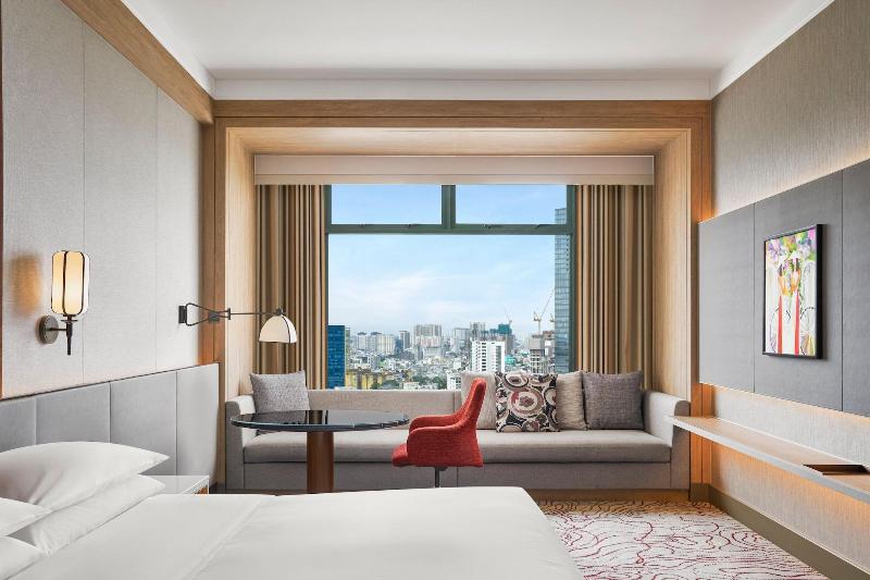 Monolocale Club, Sheraton Saigon Grand Opera