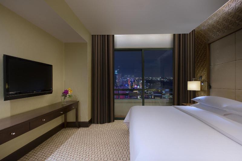 Suite, Sheraton Saigon Grand Opera