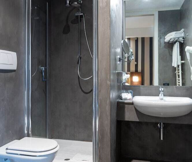 سوییت جونیور, Th Roma  Carpegna Palace