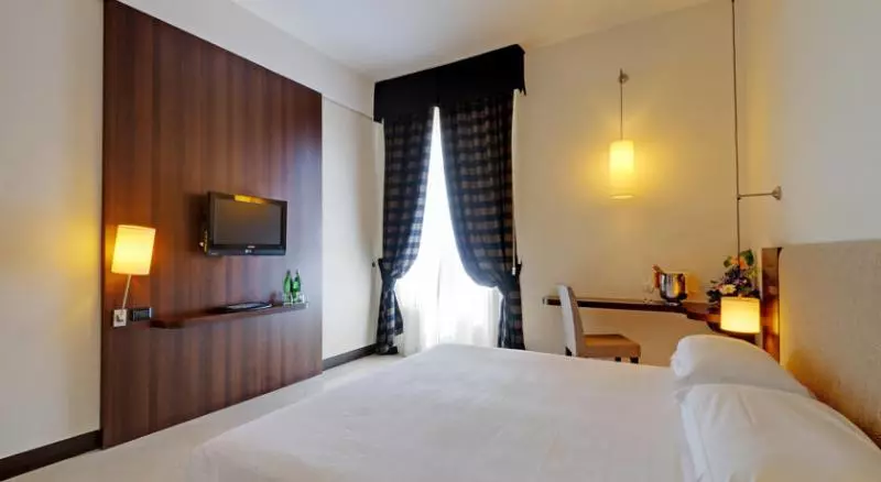 Camera Standard, Th Roma  Carpegna Palace