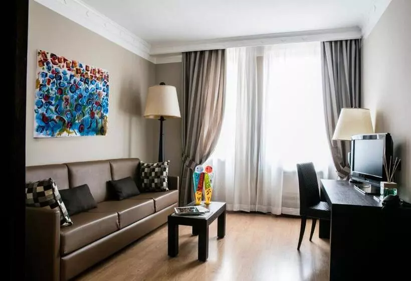 Suite Junior Familiare, Th Roma  Carpegna Palace
