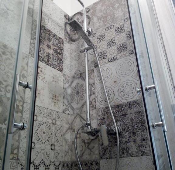 غرفة قياسية رباعية مزودة بشُرفة, Palazzo Mosca