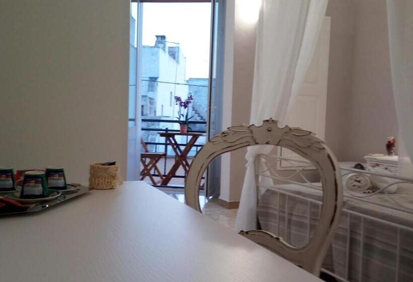 غرفة قياسية رباعية مزودة بشُرفة, Palazzo Mosca