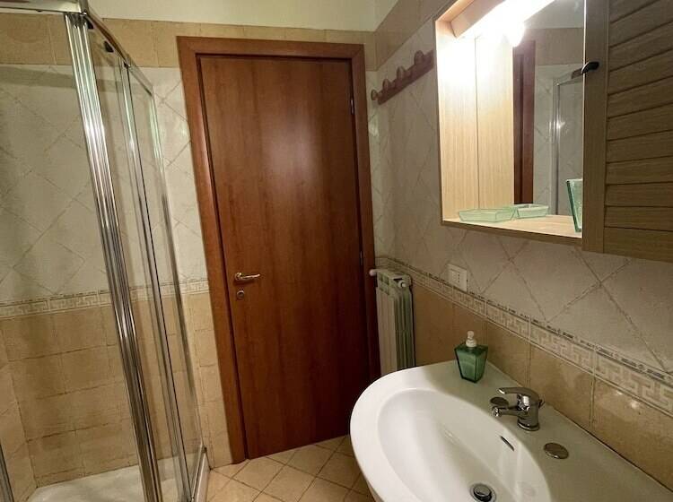 带1个卧室的舒适公寓, Hola Cathedral House