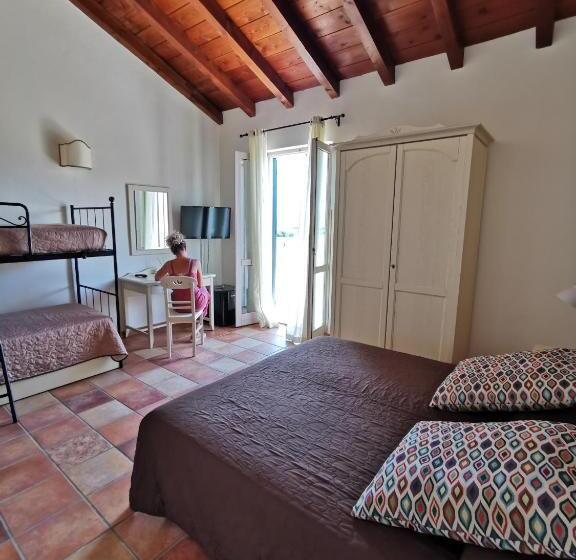 4인용 스탠다드 룸, Azienda Agrituristica Baglio Carta