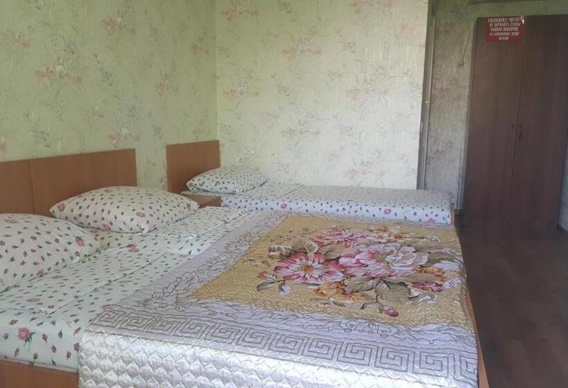 اتاق استاندارد سه نفره, Guest House On Demerjipa