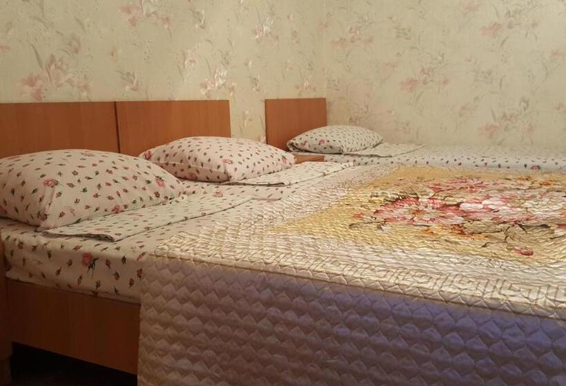 اتاق استاندارد سه نفره, Guest House On Demerjipa