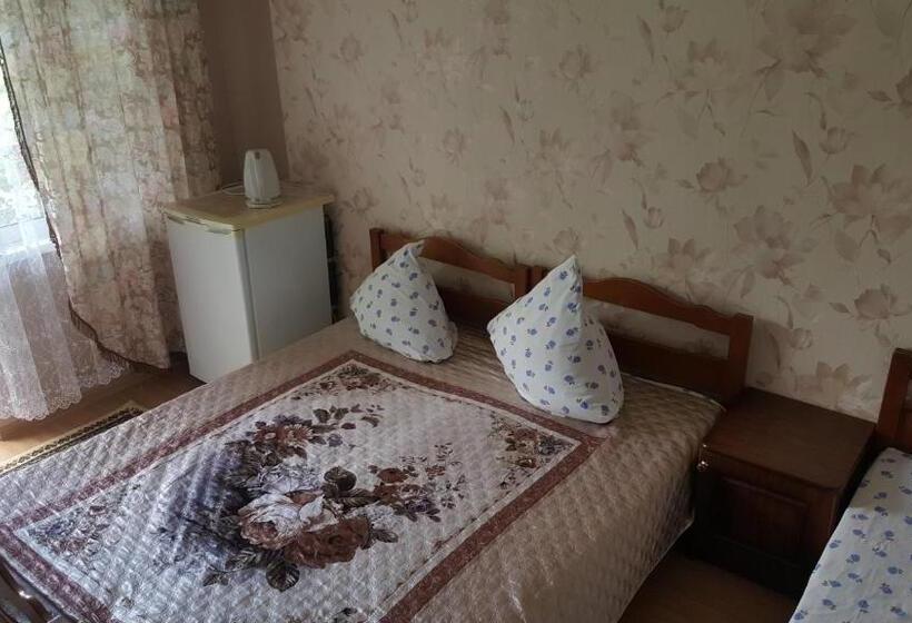 اتاق استاندارد سه نفره, Guest House On Demerjipa