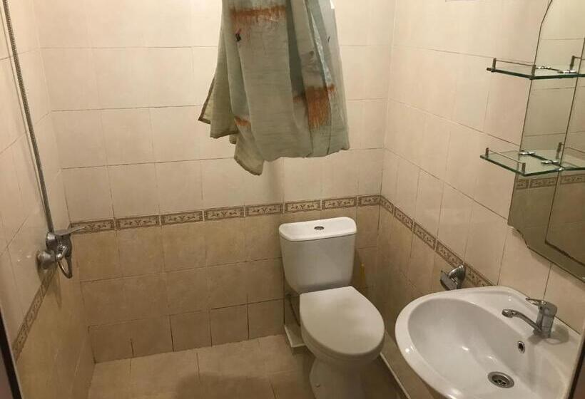 اتاق استاندارد چهار تخته, Guest House On Demerjipa