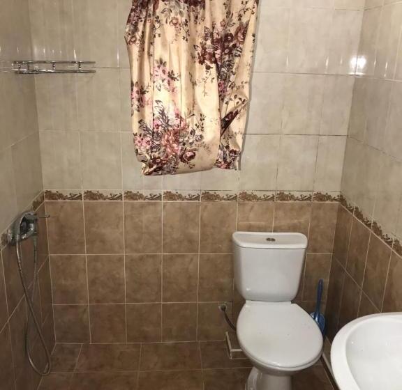 اتاق استاندارد چهار تخته, Guest House On Demerjipa