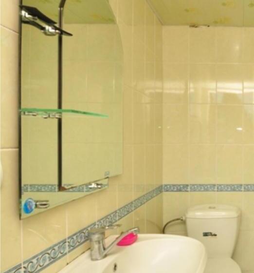 Economy Triple Room, Guest House On Demerjipa