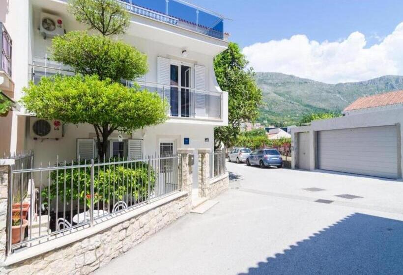 Номер Стандарт с Балконом Вид на Сад, Rooms & Apartments Barišić