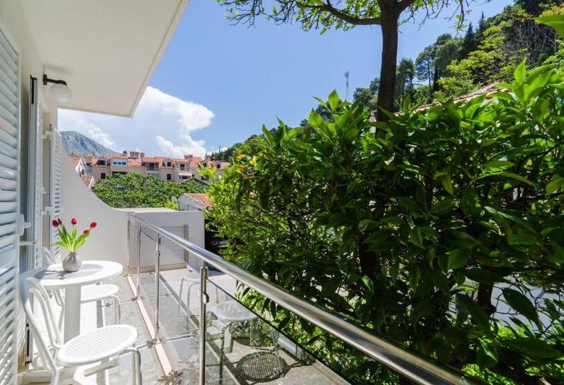 شقة غرفة واحدة مطلة على الحديقة, Rooms & Apartments Barišić