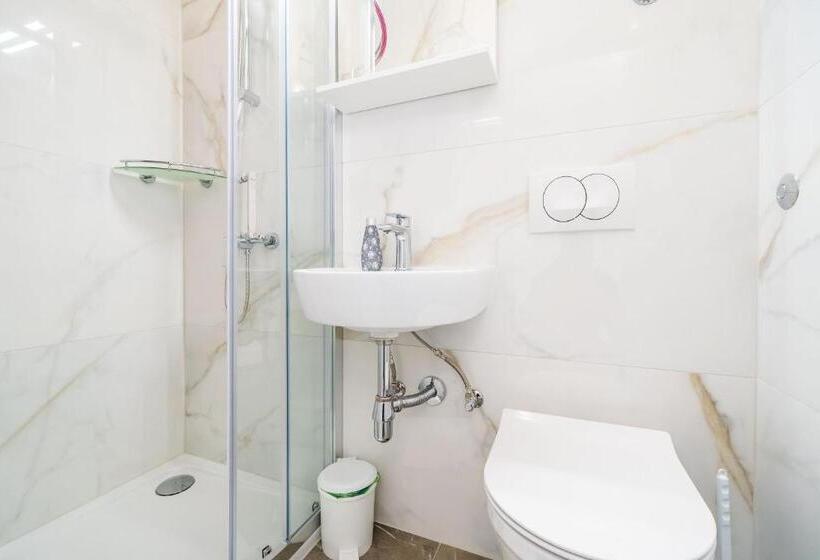 شقة غرفة واحدة مطلة على الحديقة, Rooms & Apartments Barišić