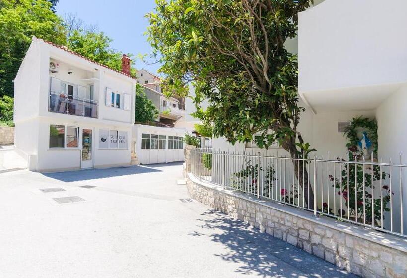 Апартаменты Комфорт 1 Спальня, Rooms & Apartments Barišić