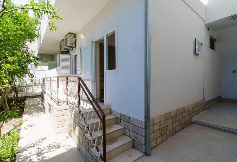 إستوديو قياسى مطلّ علي الحديقة, Rooms & Apartments Barišić