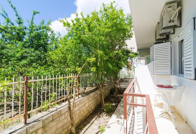 إستوديو قياسى مطلّ علي الحديقة, Rooms & Apartments Barišić