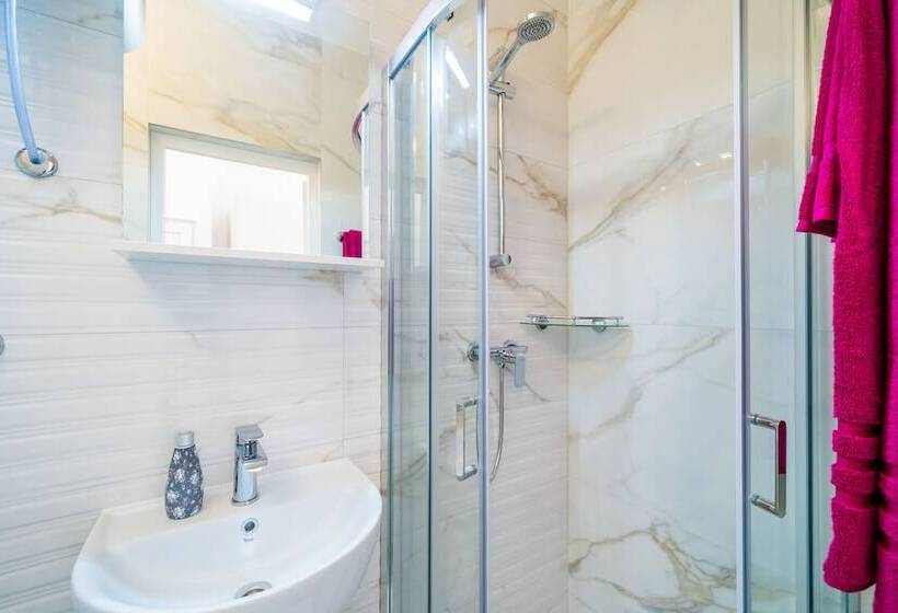 Номер Стандарт Вид на Сад, Rooms & Apartments Barišić