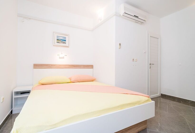 Апартаменты 1 Спальня Вид на Сад, Rooms & Apartments Barišić