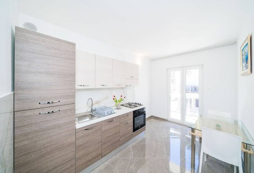 Апартаменты 1 Спальня Вид на Сад, Rooms & Apartments Barišić