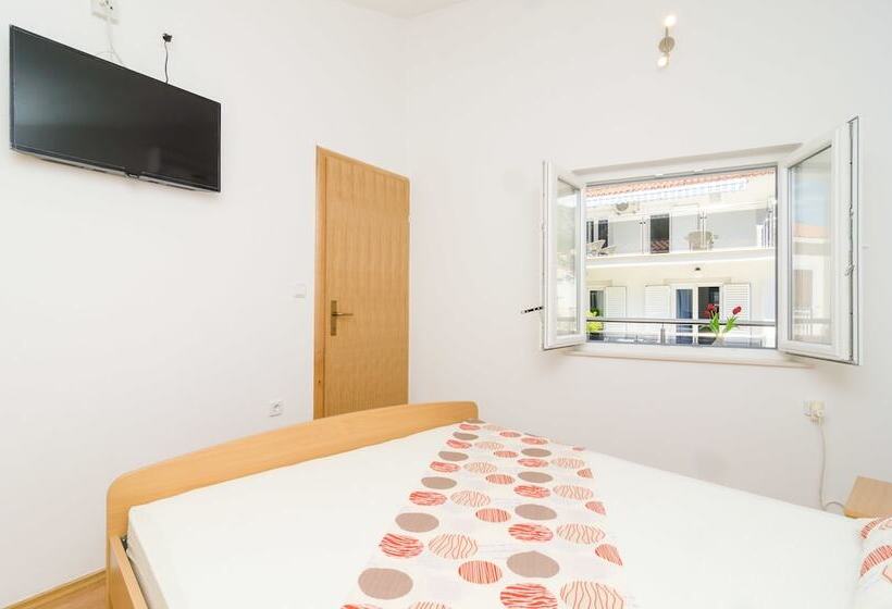 Апартаменты Комфорт 1 Спальня, Rooms & Apartments Barišić