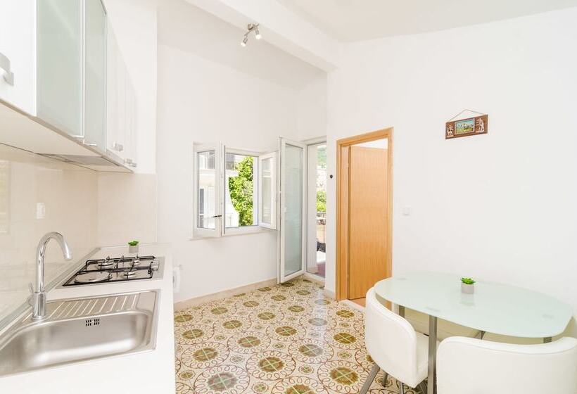 شقة كومفورت غرفة نوم واحدة, Rooms & Apartments Barišić