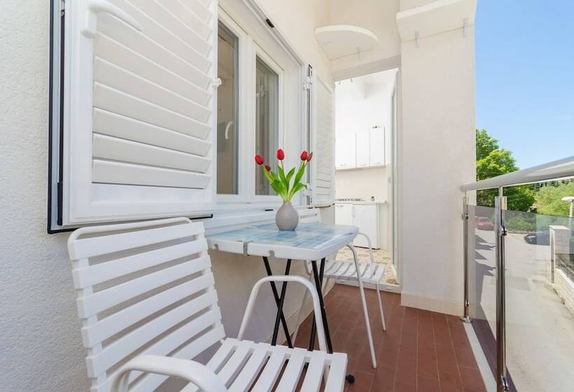Апартаменты Комфорт 1 Спальня, Rooms & Apartments Barišić