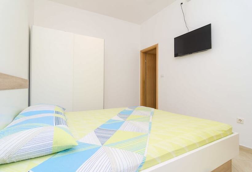 إستوديو قياسى مطلّ علي الحديقة, Rooms & Apartments Barišić