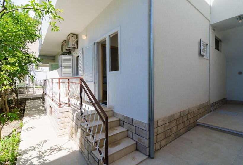 إستوديو قياسى مطلّ علي الحديقة, Rooms & Apartments Barišić